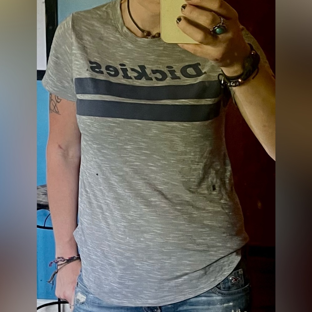 Dickies lightweight vintage feel tee. Size small.
